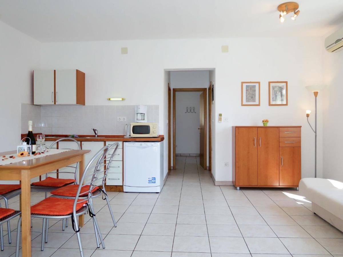 Apartment Andrea - Rab102 By Interhome Barbat na Rabu Екстериор снимка